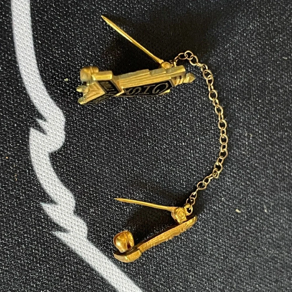 Vintage Girls League President Pin Gavel Brooch Gold Tone Officer Jewelry‎ GHS
